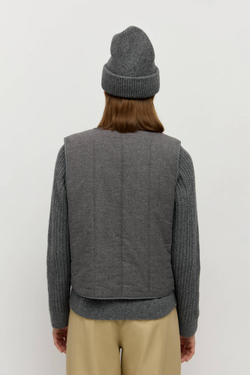 Жилет стеганый из фланели