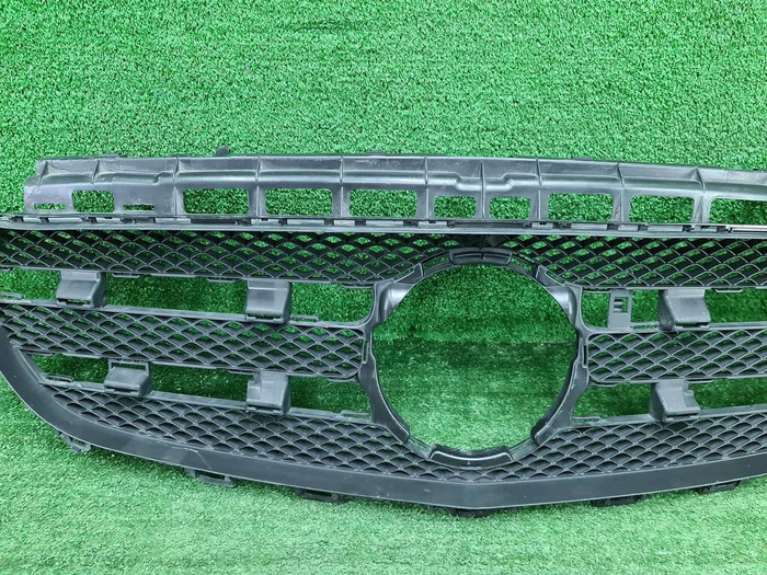 Решетка радиатора Mercedes E W213 (2016-2021)