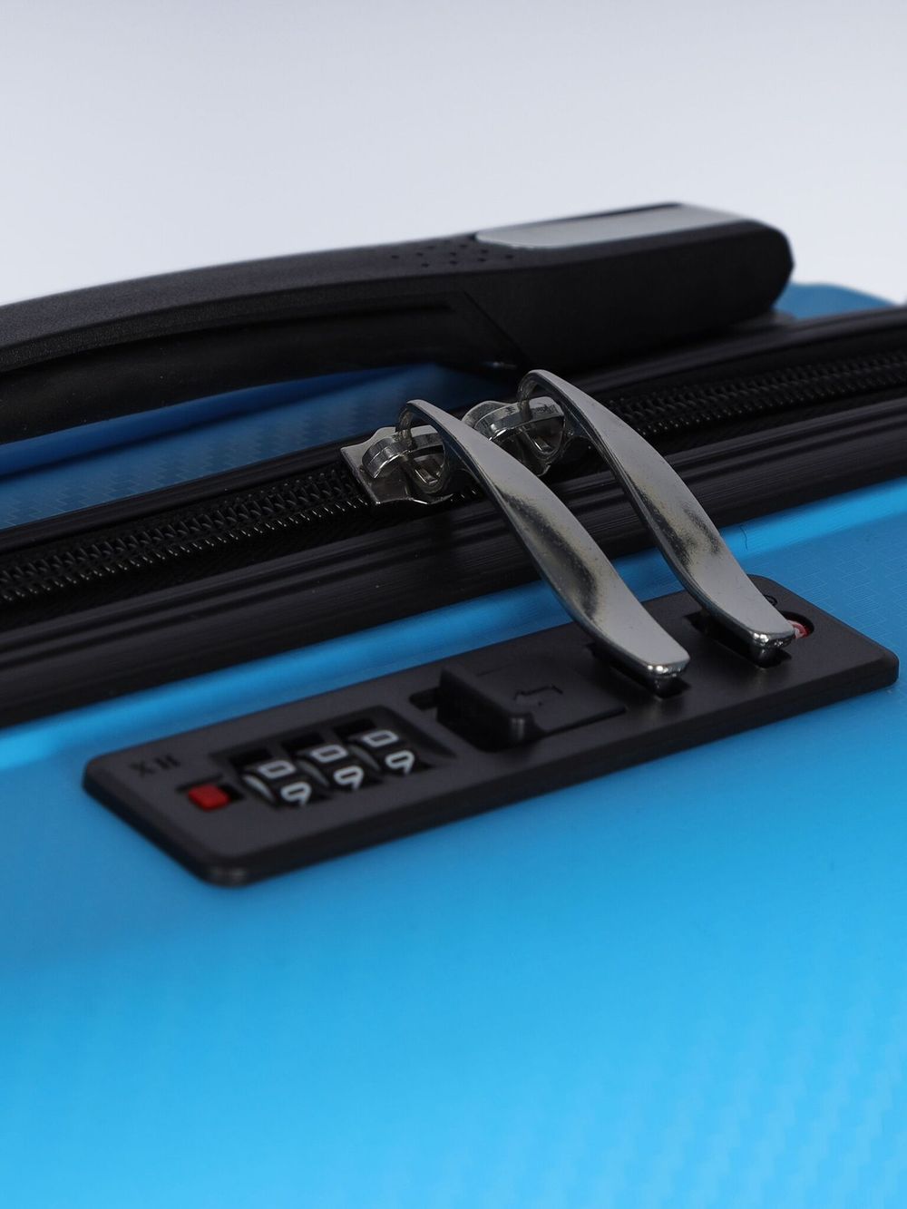 Чемодан 461 / Цветной / Полипропилен