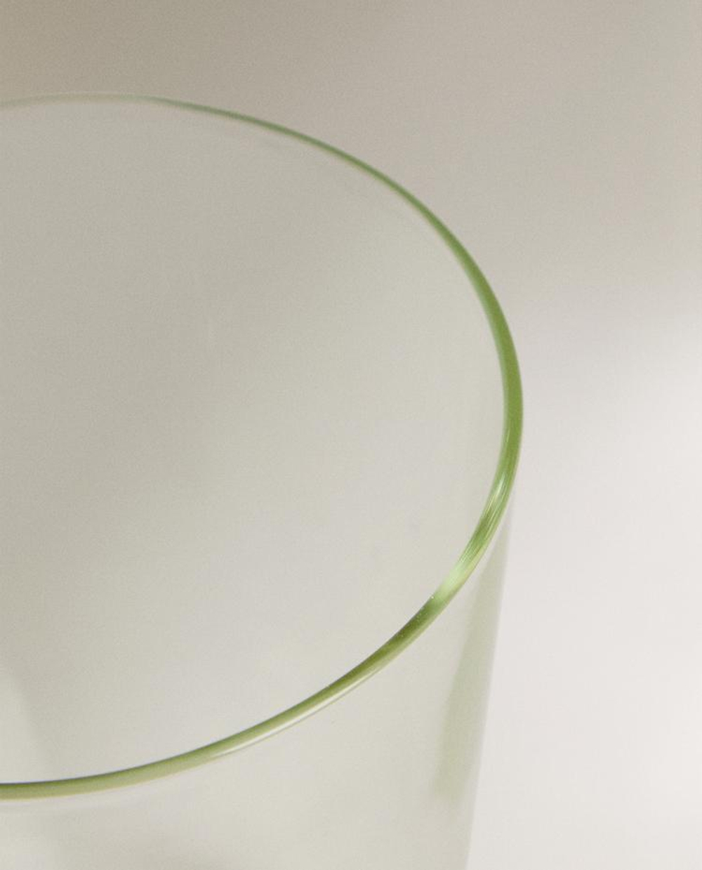 ZARA HOME КРУЖКА ИЗ БОРОСИЛИКАТНОГО СТЕКЛА С БУКВОЙ А, ЗЕЛЕНЫЙ