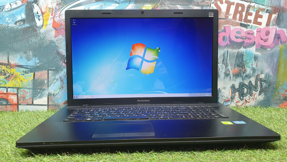 Ноутбук Lenovo i3/4 Gb/GT 720M 2 Gb