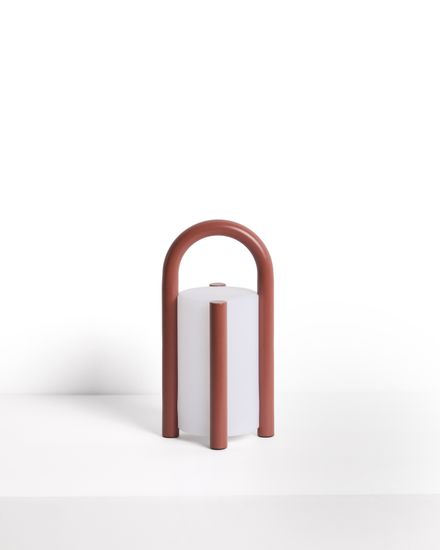 Портативная настольная лампа Leros из полиэтилена и стали терракотового цвета