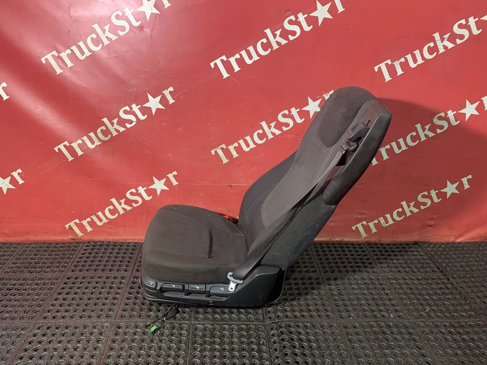 Сиденье водительское пневматическое