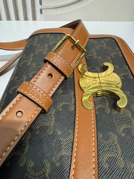 Сумки CELINE CLASSIQUE TRIOMPHE из блестящей кожи
