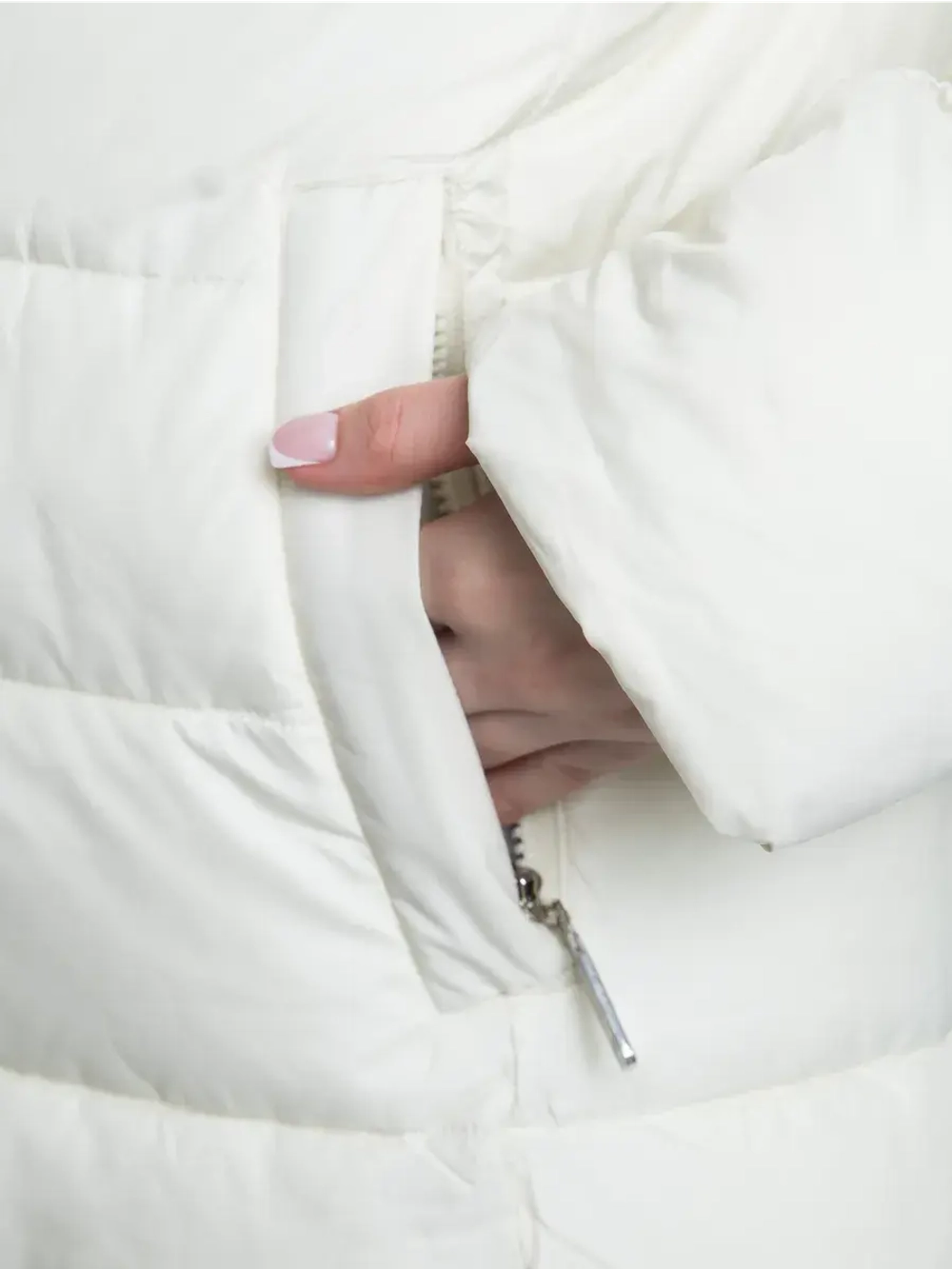 Куртка зимняя удлиненная с капюшоном