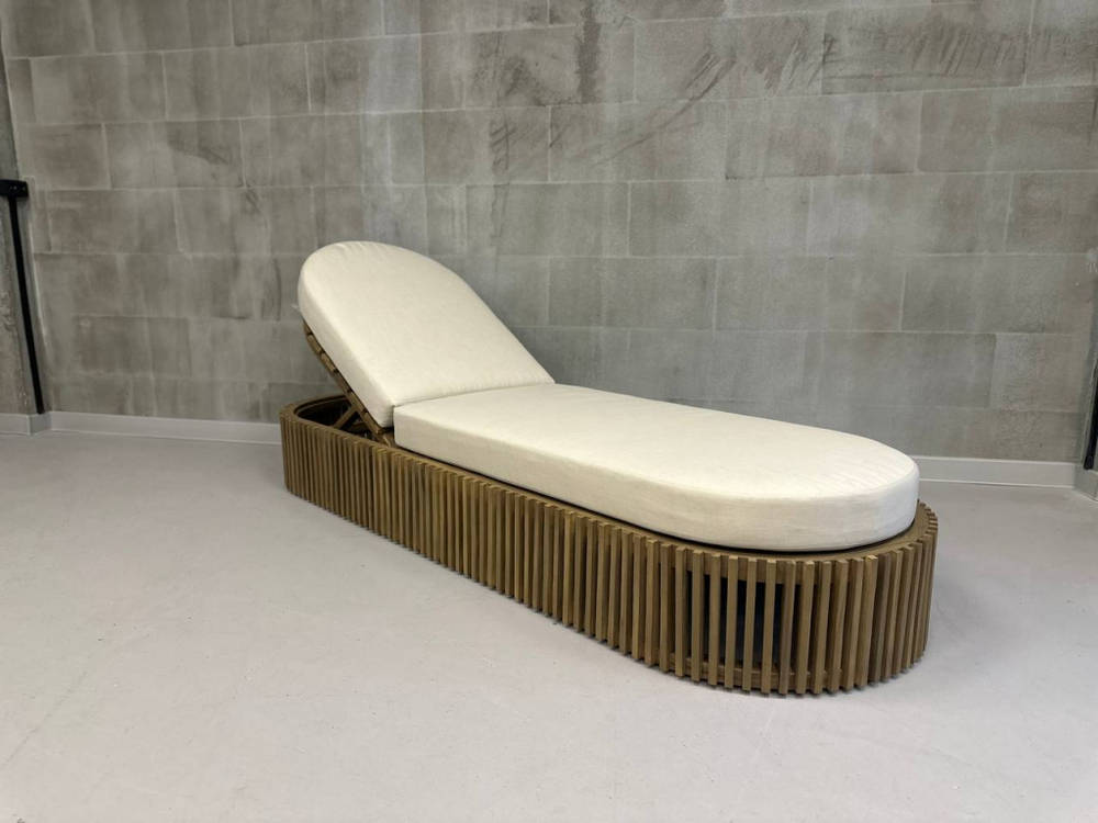 Шезлонг-лежак деревянный с матрасом Tagliamento Osun, песочный