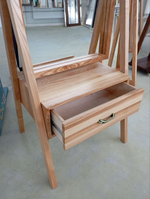 Напольное зеркало с тумбой