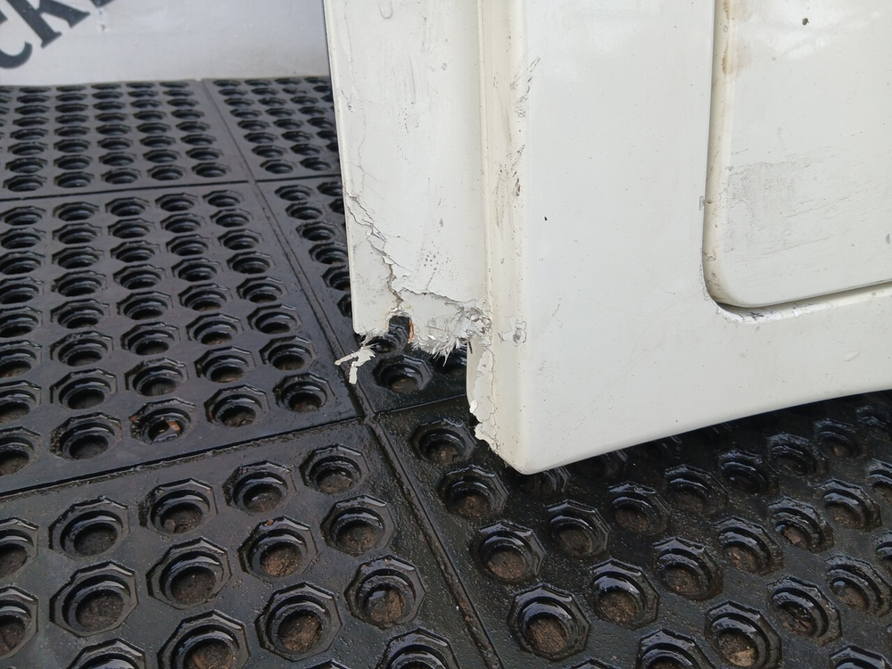 Ящик (дефект) инструментальный левый в сборе 2023г.