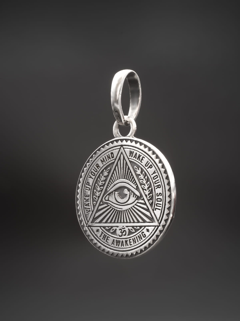 Фото всевидящее око из серебра подвеска ювелирная.