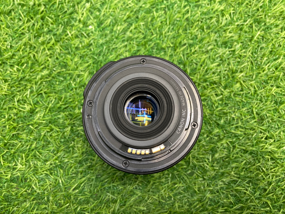 Canon 1100D kit 18-55mm IS ll 11.400 кадров