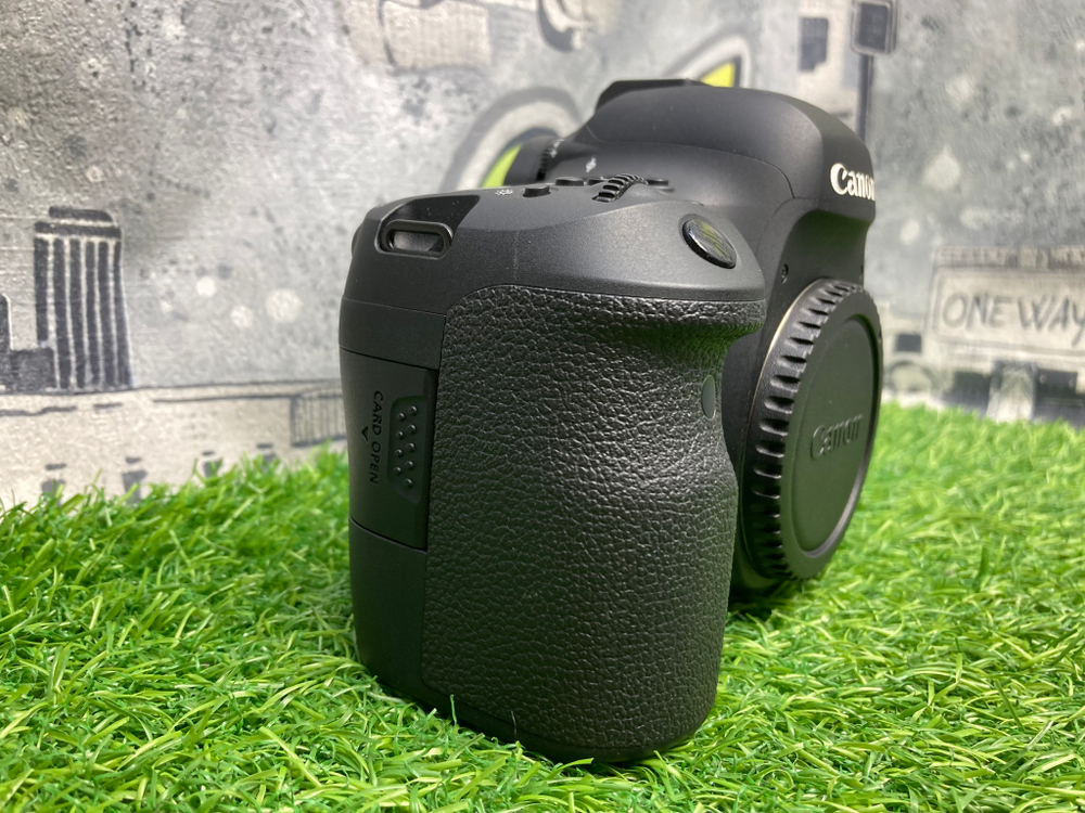Canon EOS 6D Mark II (25.000 кадров)