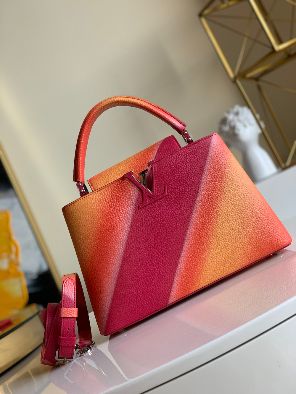 Louis Vuitton Capucines MM