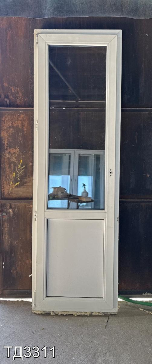 Дверь балконная пластиковая Б/У 2160(в) x 670(ш)