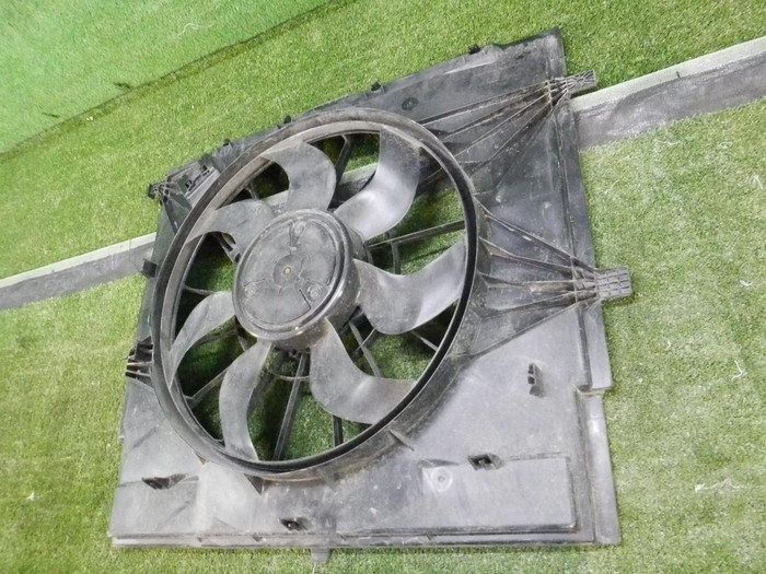 Диффузор с вентилятором Mercedes V W447 (2014-н.в.)