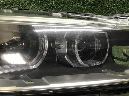 Битая Фара правая BMW X1 F48 (2015-2019) LED