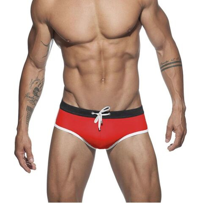 Красные мужские плавки-брифы с контрастной отделкой (Размер: XL) (Цвет: красный)