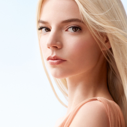 DIOR Rouge Blush - Румяна в компакте, кисть и зеркальце оттенок 720 Icône (Shimmer), 6 g