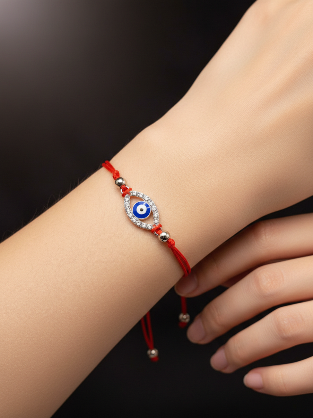 Красная нить Глаз Фатимы