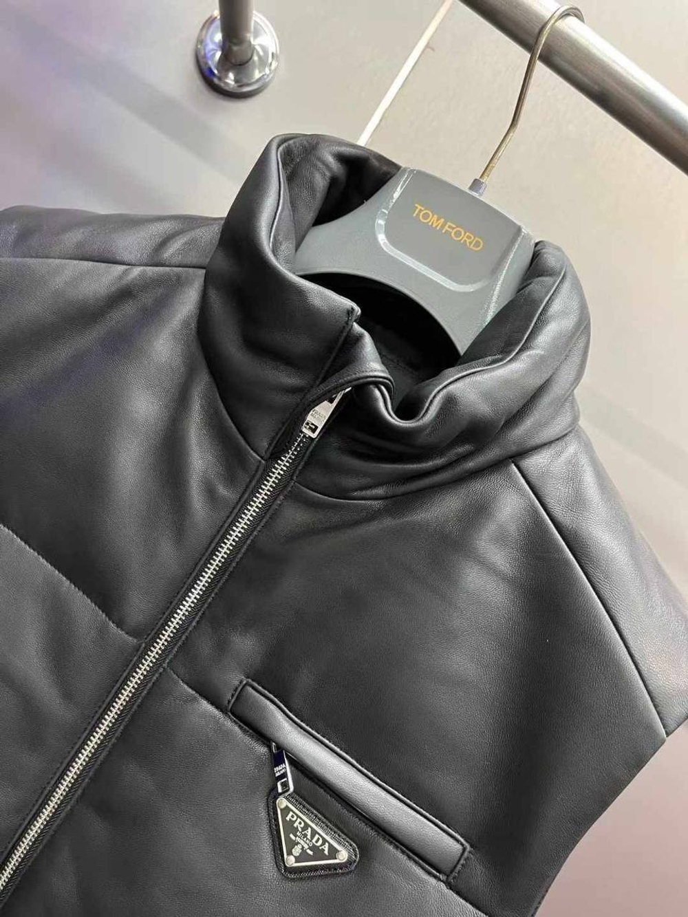 Безрукавка Prada