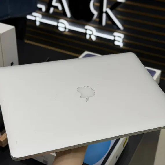 Б/У Ноутбук Apple MacBook Pro 16/512 Gb Silver (C02P910LG9FT)