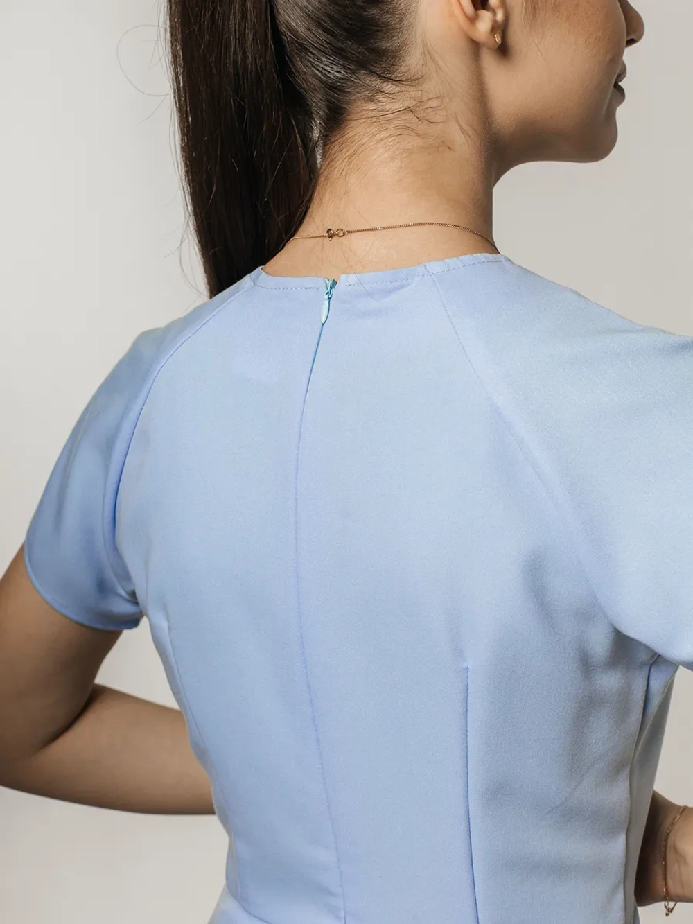 Блузка медицинская с баской голубая стрейч
