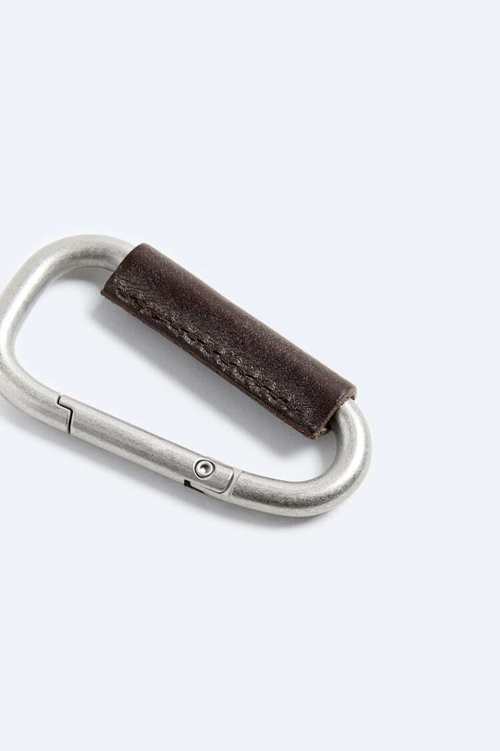 ZARA БРЕЛОК ДЛЯ КЛЮЧЕЙ С ЗАСТЕЖКОЙ-КАРАБИНОМ, КОРИЧНЕВЫЙ