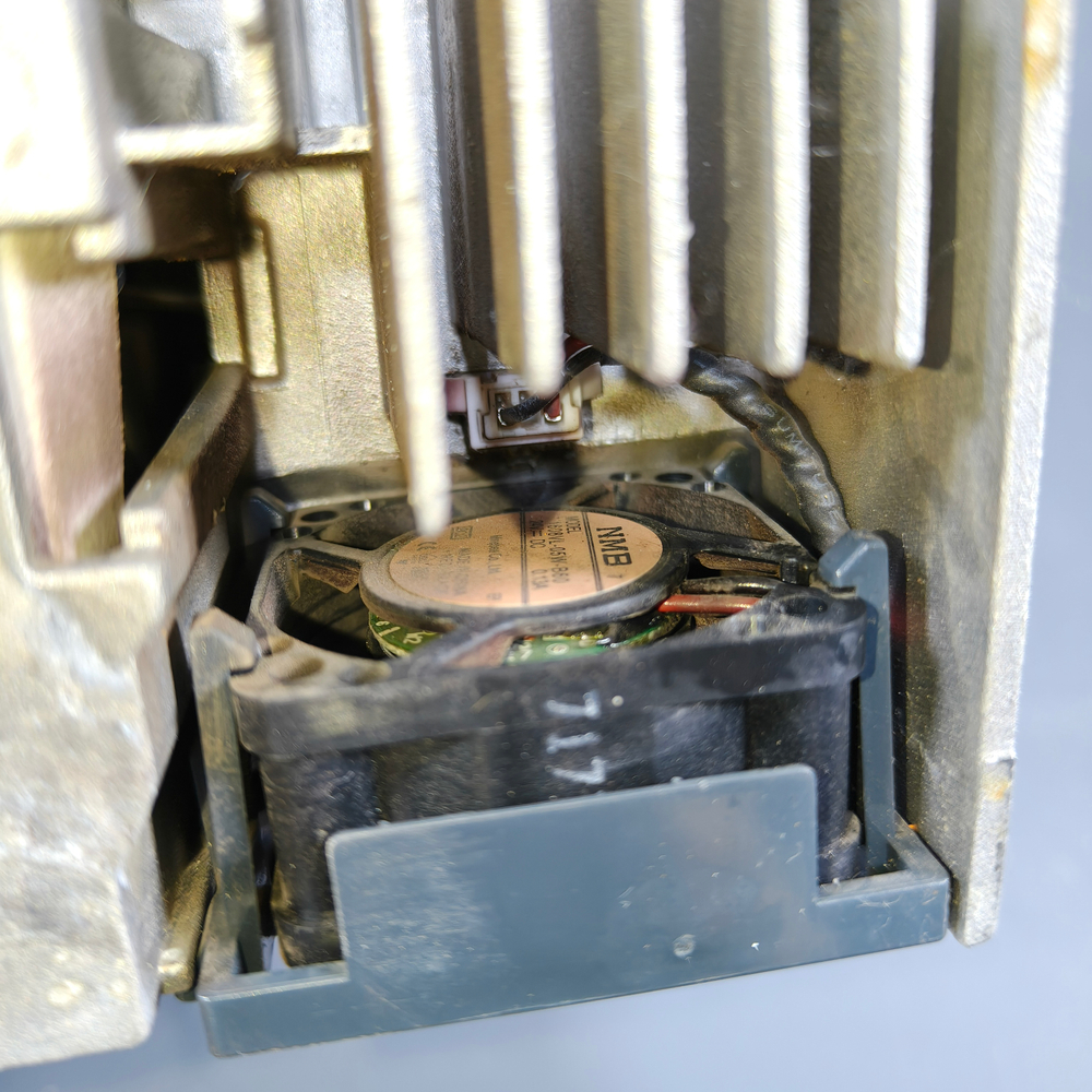 Б/У - Schneider Altivar 212 1.5kW - ATV212HU15N4