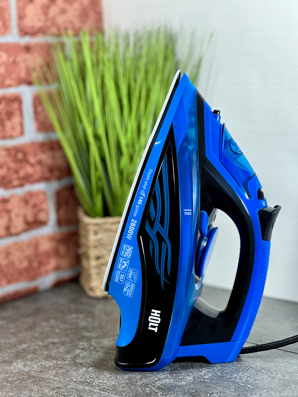Утюг HOLT HT-IR-014