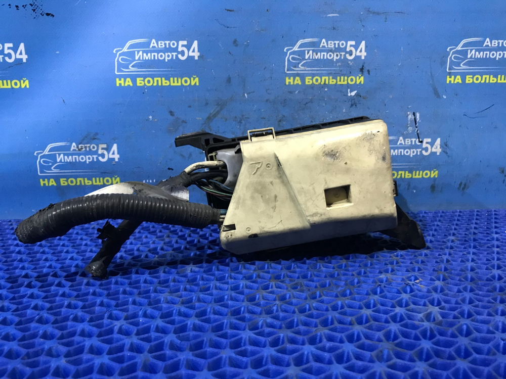 Блок предохранителей подкапотный TOYOTA SPRINTER 2000