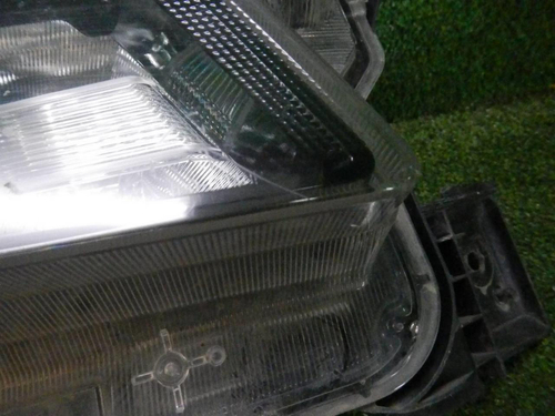 Фара правая Subaru Forester 5 SK (2018-2021) LED