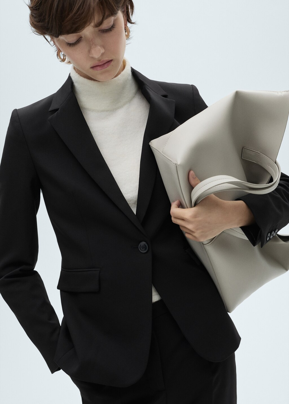 Костюмный приталенный блейзер