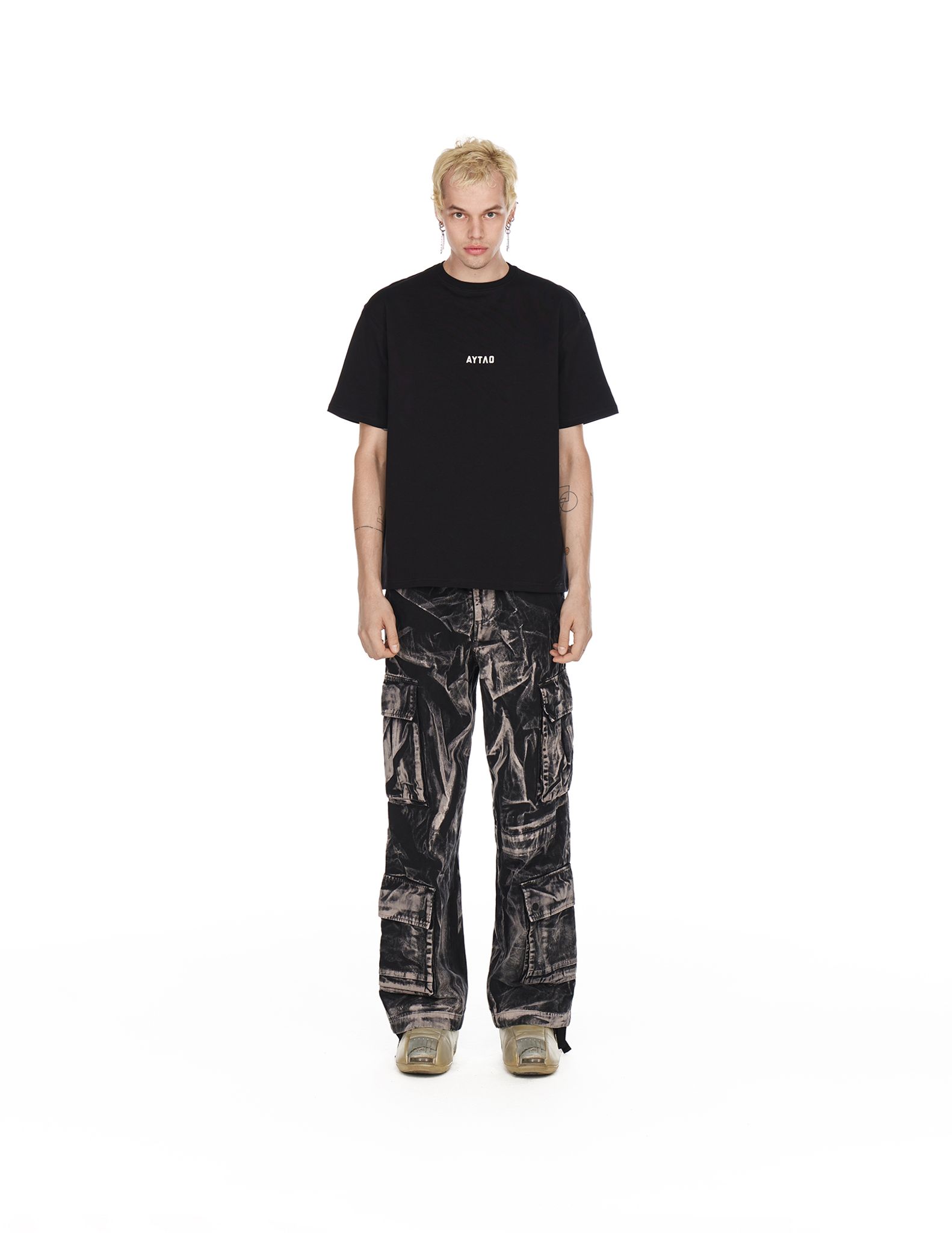 Black basic t-shirt 4.0