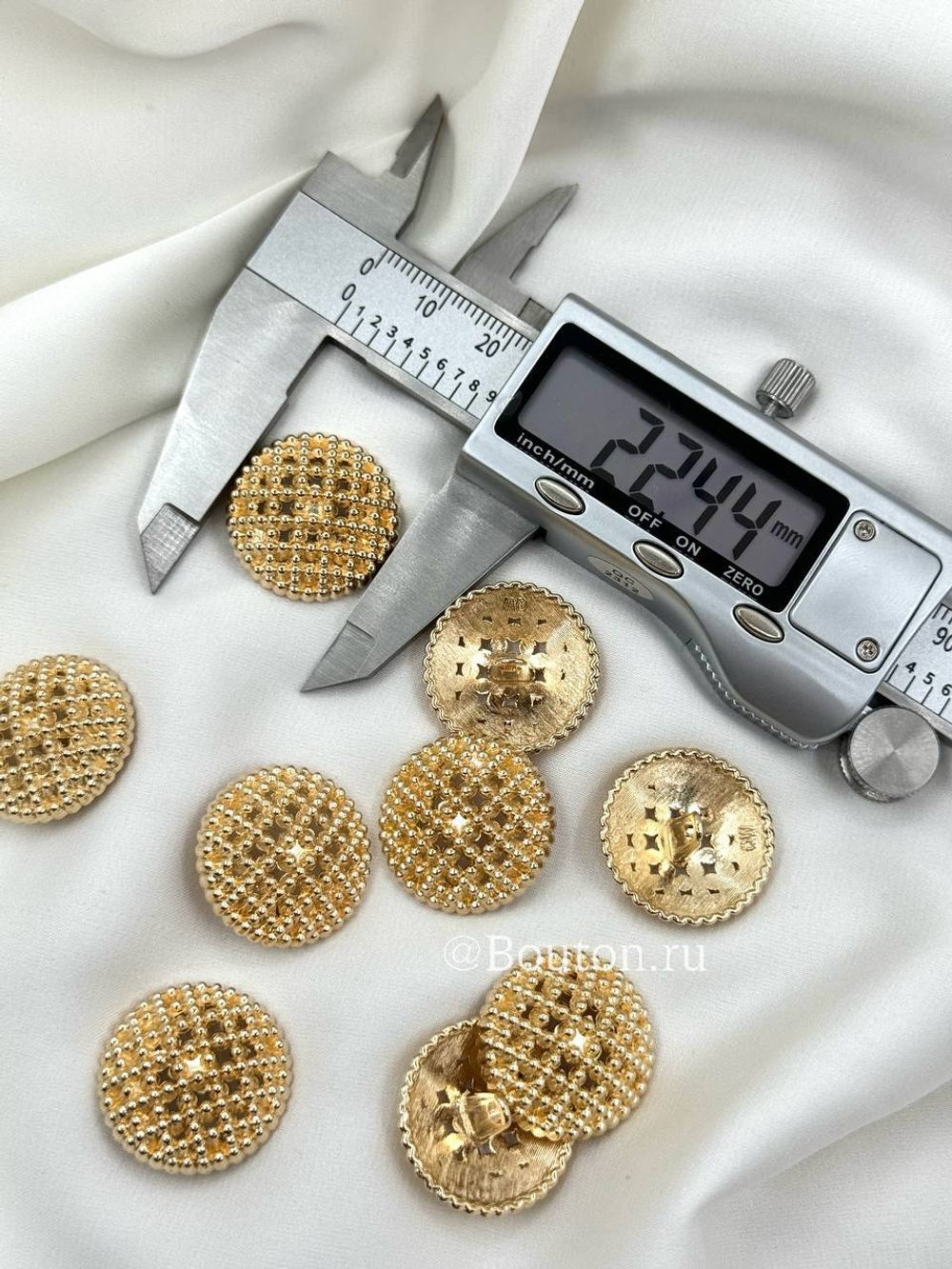 Пуговицы теплое Золото Перфорированные