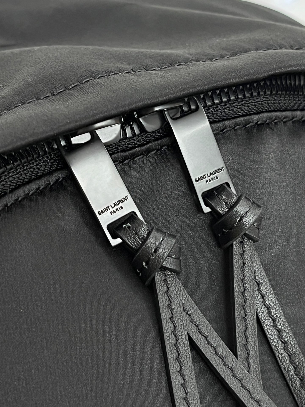 ГОРОДСКОЙ РЮКЗАК, ГЛАДКАЯ КОЖА И НЕЙЛОН