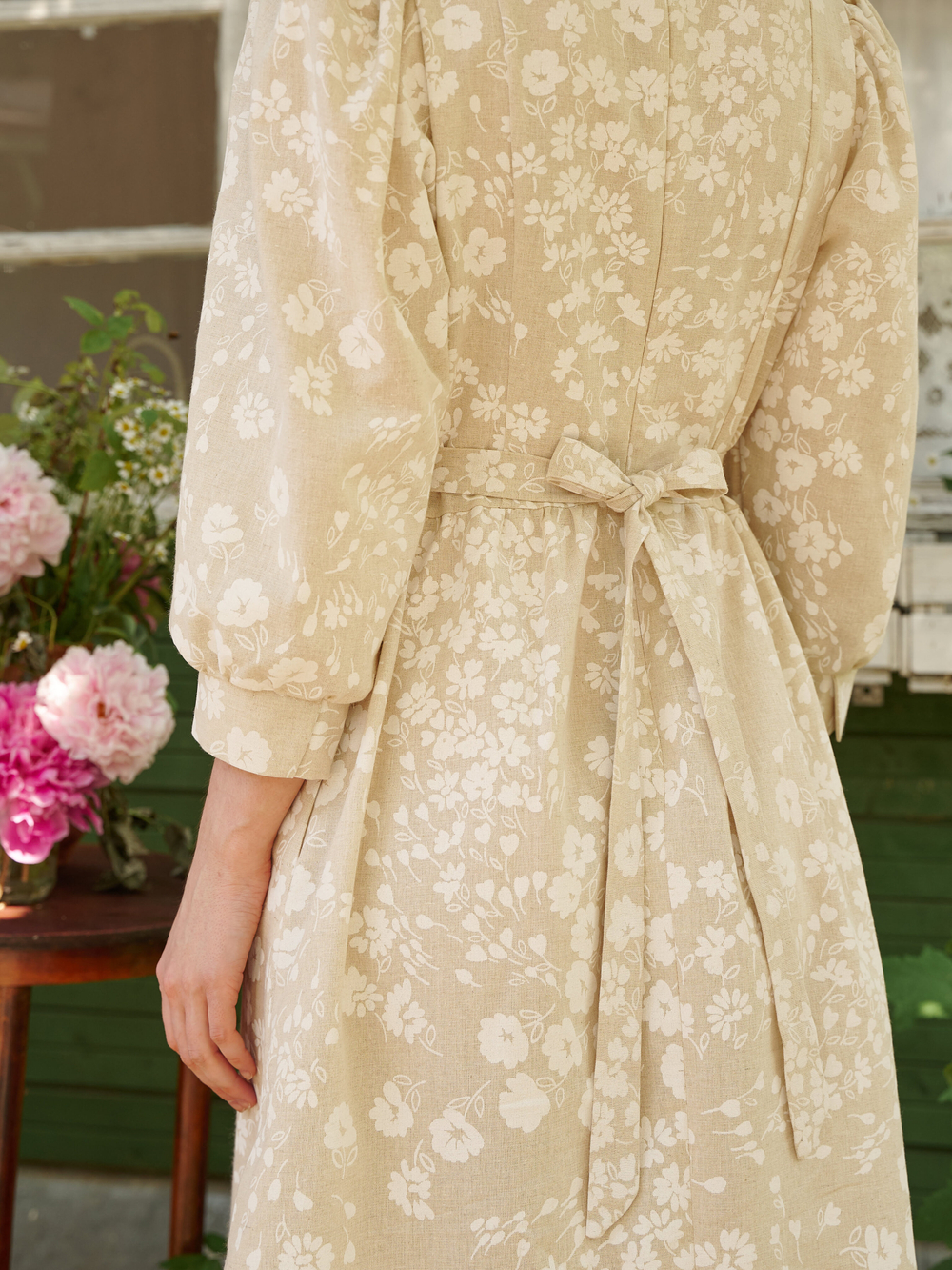 Платье с вырезом длинное