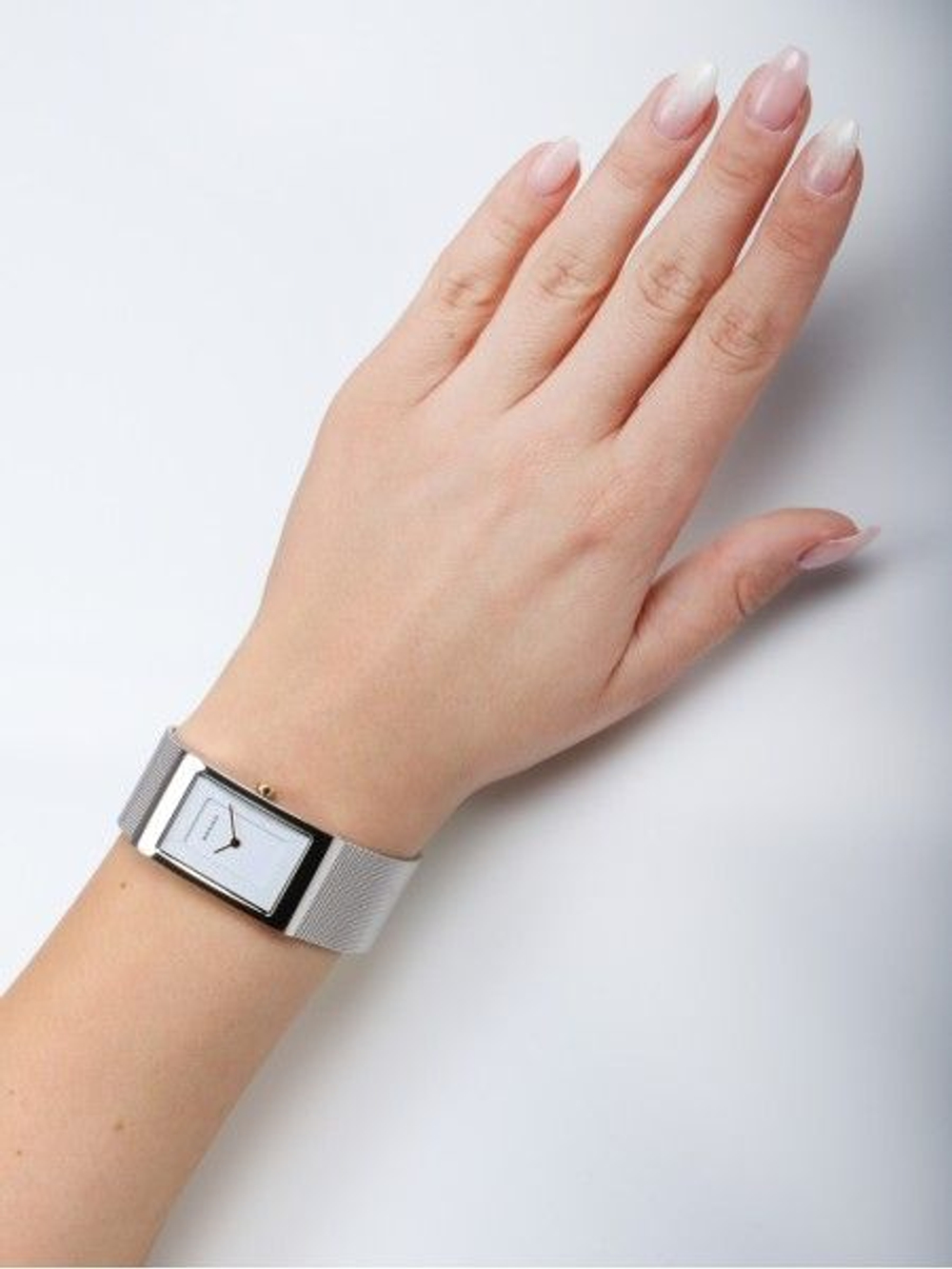 Женские наручные часы Bering 10222-010-S