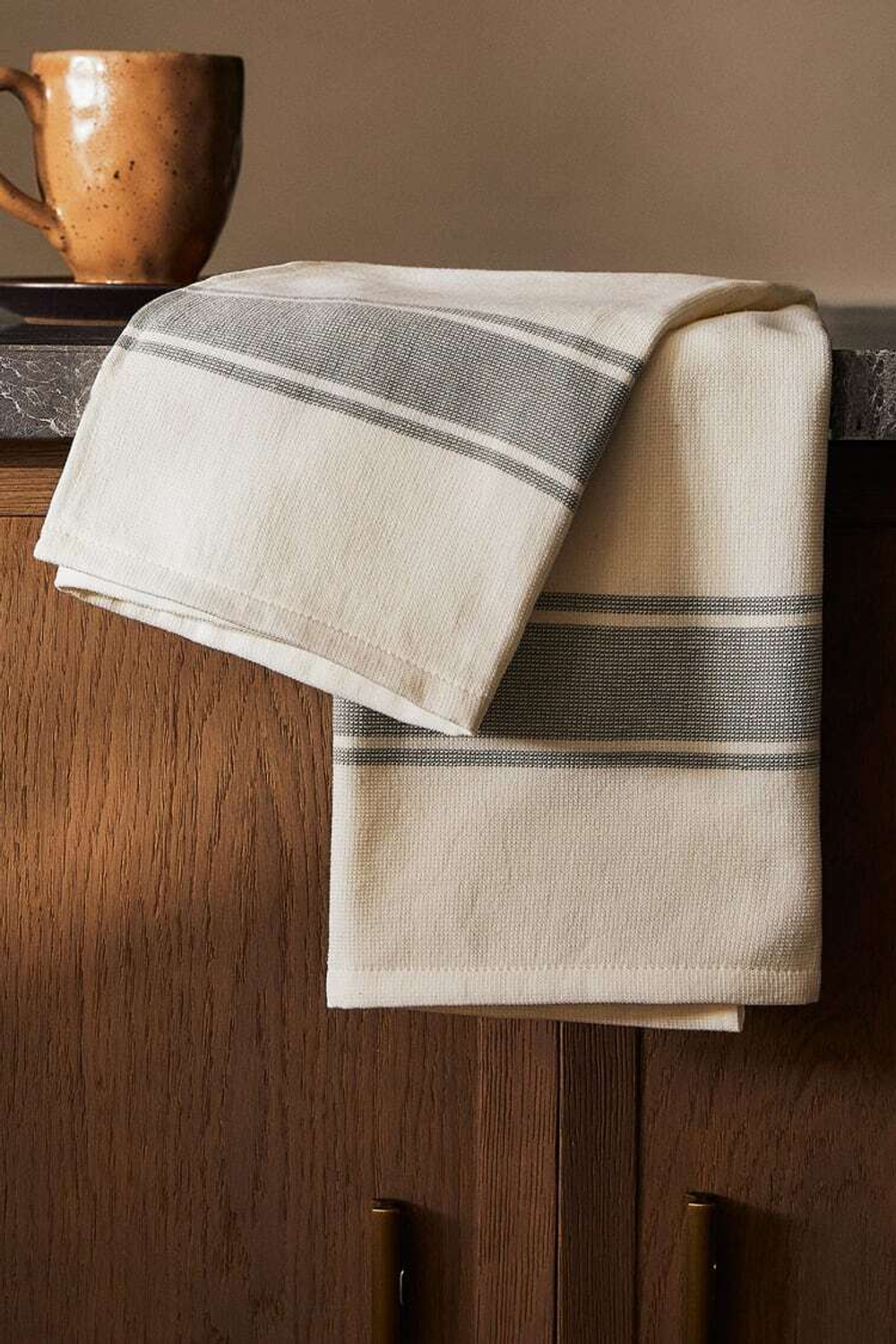 ZARA HOME ПОЛОСАТОЕ КУХОННОЕ ПОЛОТЕНЦЕ ИЗ ХЛОПЧАТОБУМАЖНОЙ МАХРОВОЙ ТКАНИ, БЕЖЕВЫЙ