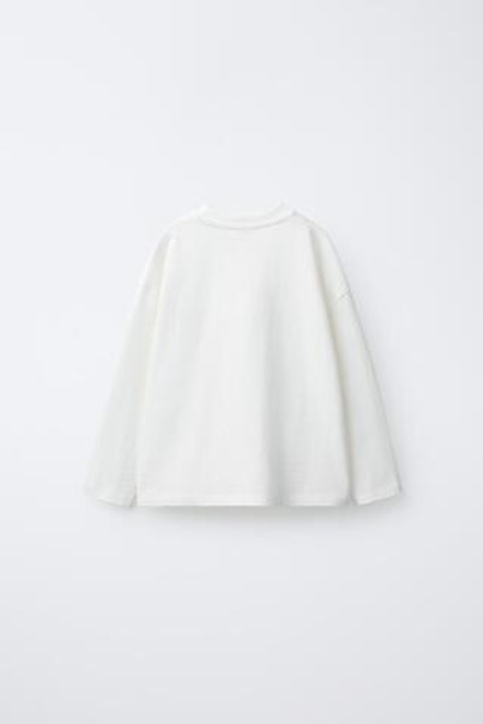 ZARA ЛОНГСЛИВ С ВЫШИТЫМ ЛЬВОМ, БЕЛЫЙ