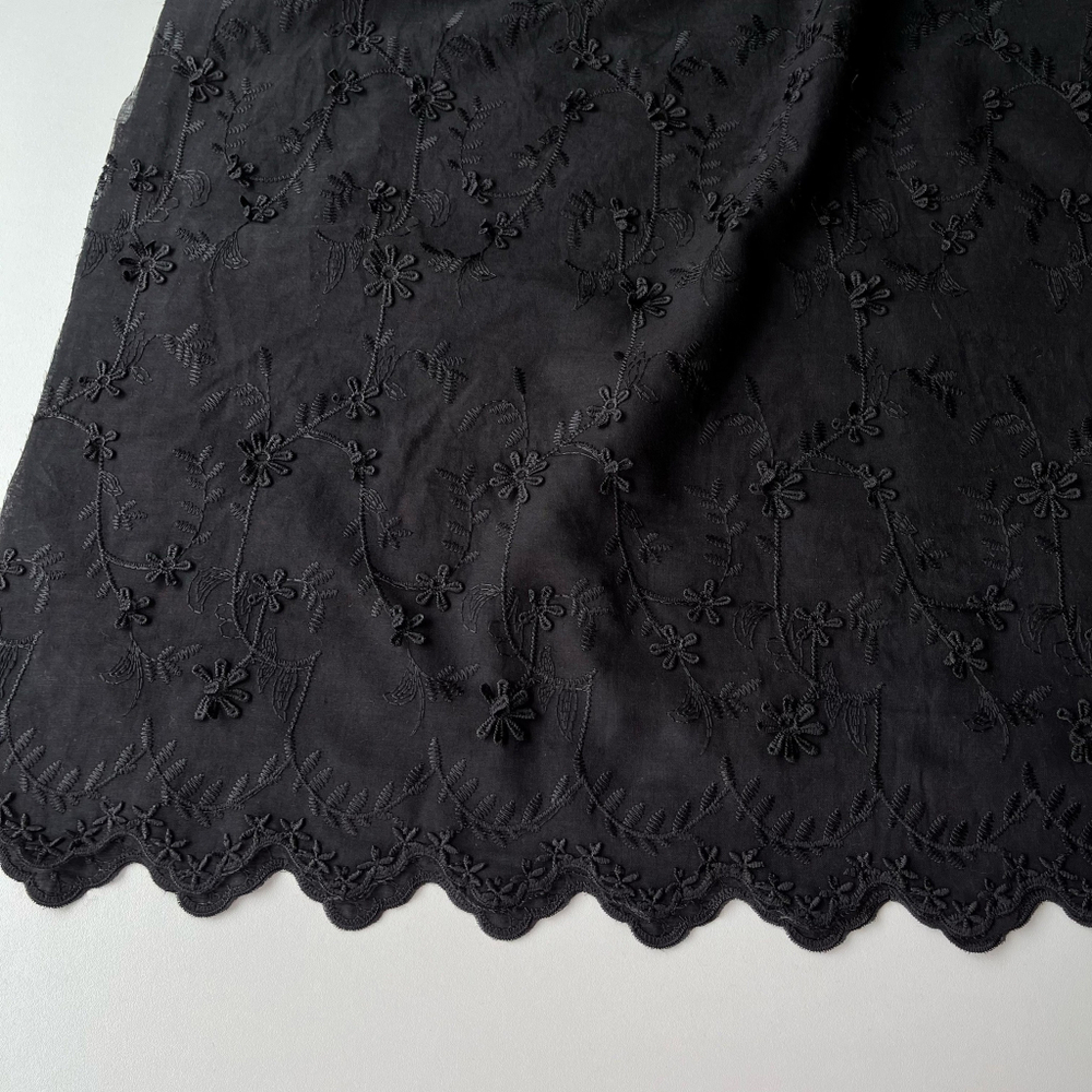 Вышивка черные 3д Цветы