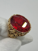 Кольцо с красным кристаллом