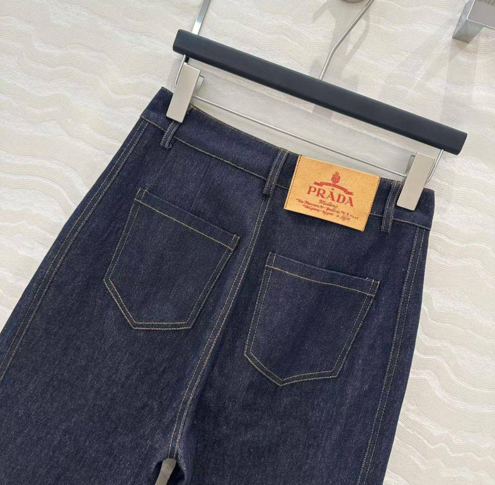 Джинсы Prada