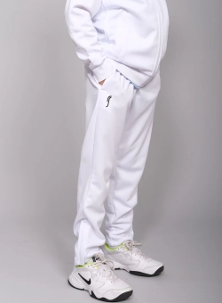 Модель рост 139 см. размер брюк 8-10 см