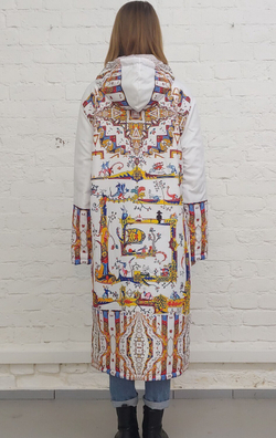 Пальто "Лабиринт 2", по мотивам средневековых буквиц и фантастических существ со страниц Псалтыри Латтрелла