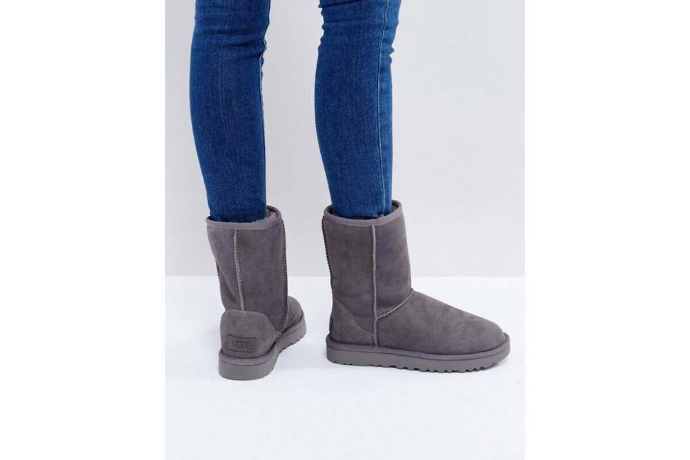 UGG Classic Short II Grey