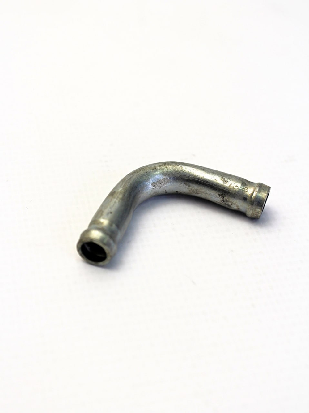 Фитинг переходник для трубок 8-8 (металл, угол 90)