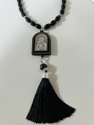 Игрушка-Подвеска на зеркало заднего вида - ЧЕТКИ ЭМАЛЬ Черная - ИКОНА ДЕРЕВО с серебром и бахромой