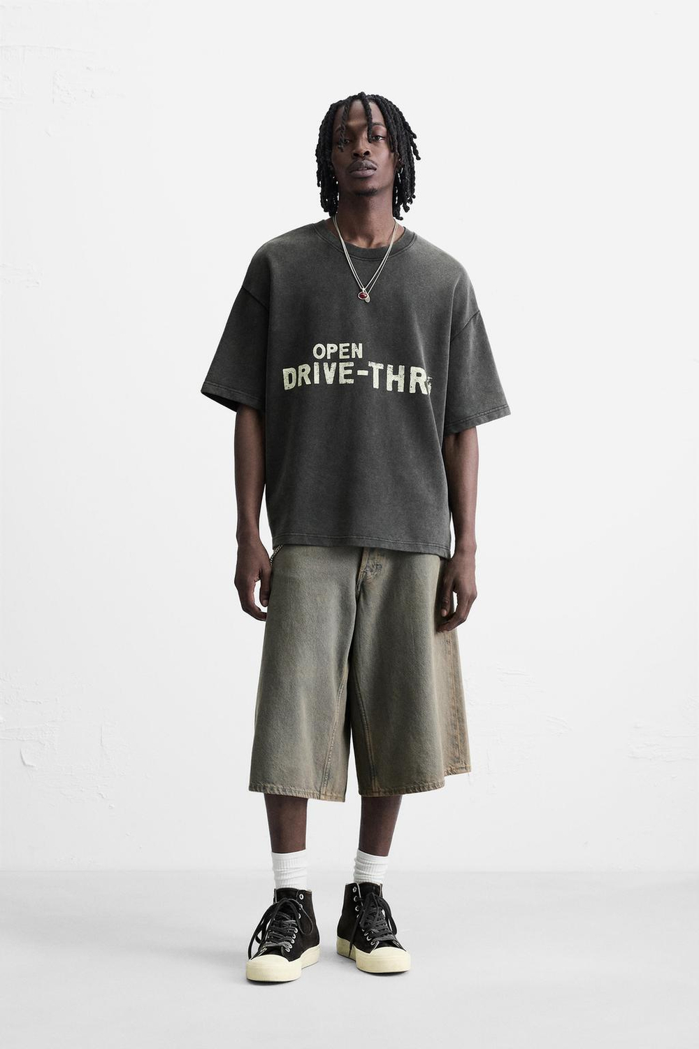 ZARA ТОЛСТОВКА С ПРИНТОМ И ЭФФЕКТОМ ПОТЕРТОСТИ, ТЕМНЫЙ АНТРАЦИТ