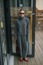 Серая шерстяная юбка