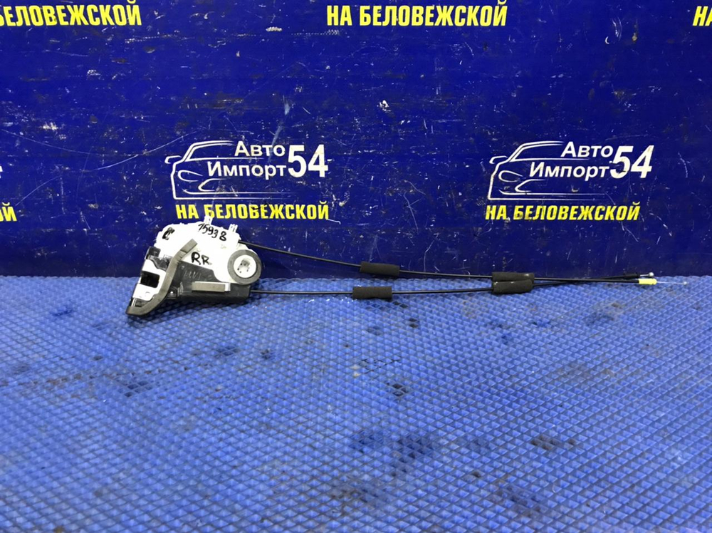 Замок двери задней правой SUBARU LEVORG 2014-2020