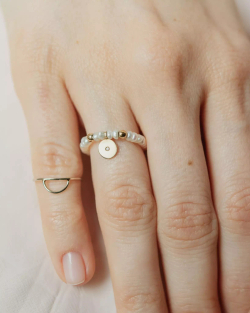 кольцо с жемчугом и луной